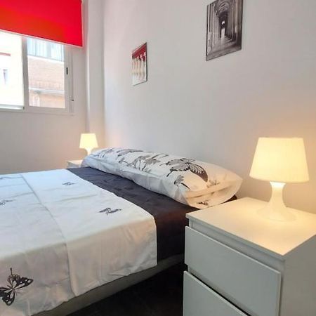 Апартаменты Madrid Luna House Экстерьер фото