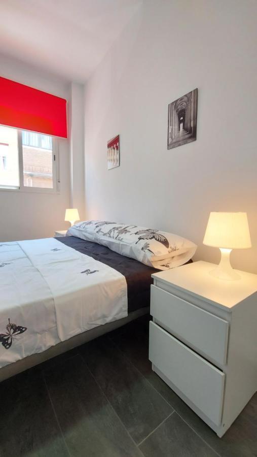 Апартаменты Madrid Luna House Экстерьер фото