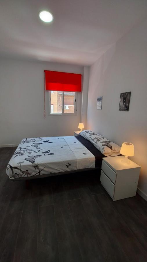 Апартаменты Madrid Luna House Экстерьер фото